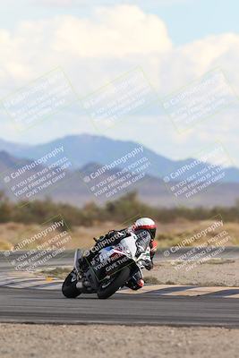 media/Nov-16-2025-Race Pace (Sun) [[8c5fa54630]]/Non Verified Riders (1st 20 Minutes)/5-Turn 15 (110pm)/